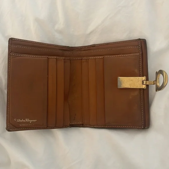 SALVATORE FERRAGAMO Ferragamo Gancini AQ-220117 leather wallet bi-fold ladies - Picture 7 of 9